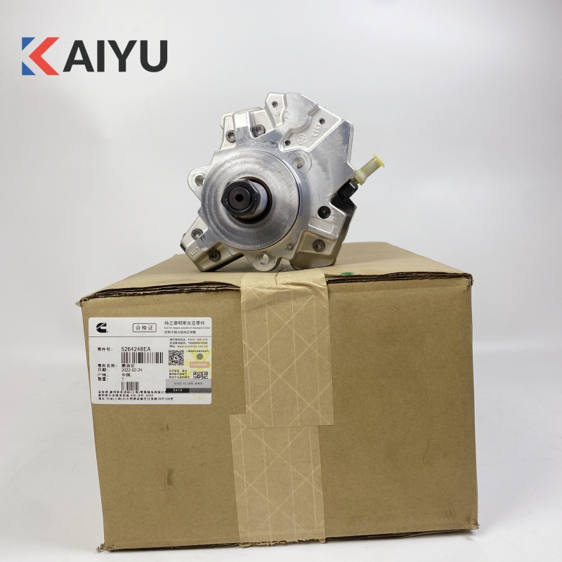 Komatsu PC200 excavator fuel pump